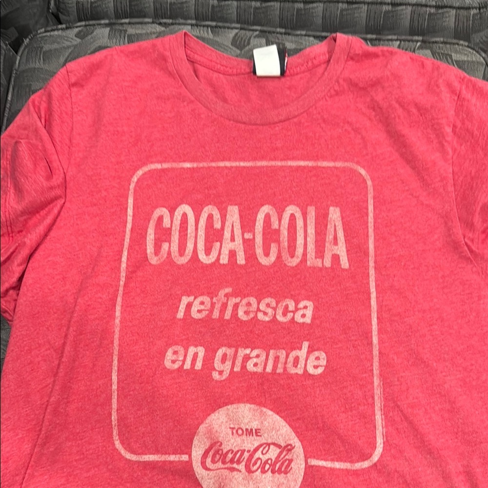 Coca-Cola Red Graphic T-Shirt Spanish junk food